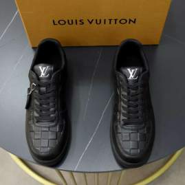 Picture of Louis Vuitton Shoes _SKULVsz38-45hnh043715596